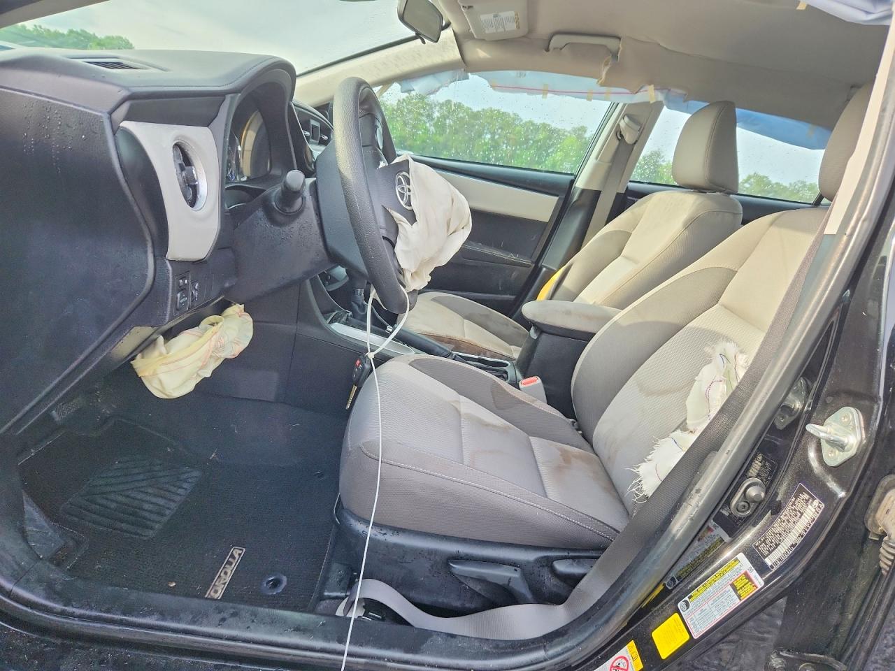 2019 TOYOTA COROLLA LE photo 13