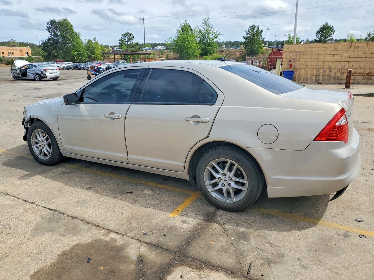 2010 FORD FUSION S photo 2