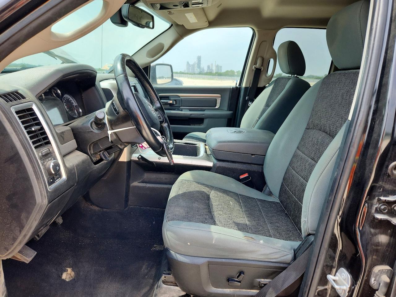 2018 RAM 1500 SLT photo 13