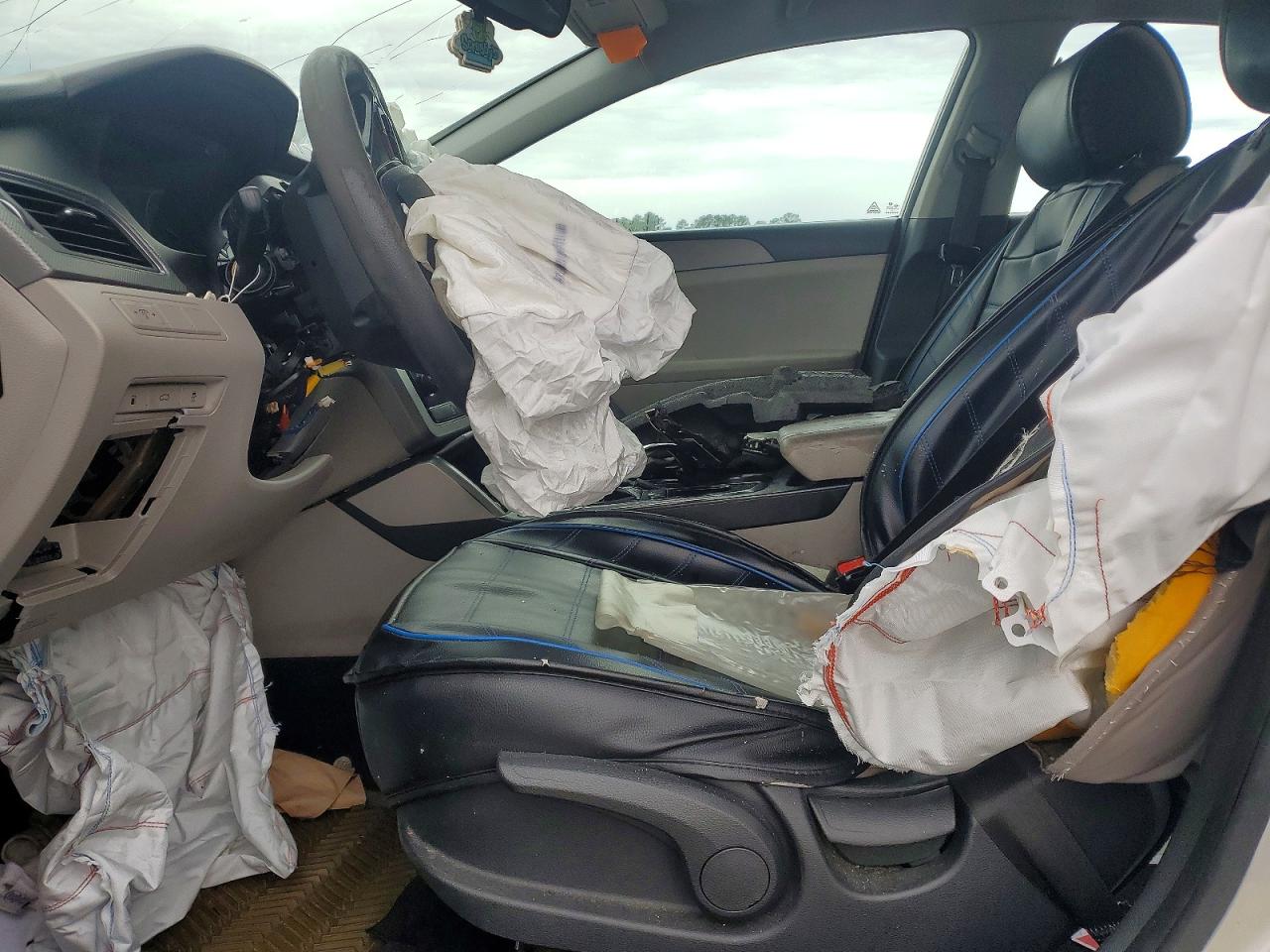 2016 HYUNDAI SONATA SE photo 13