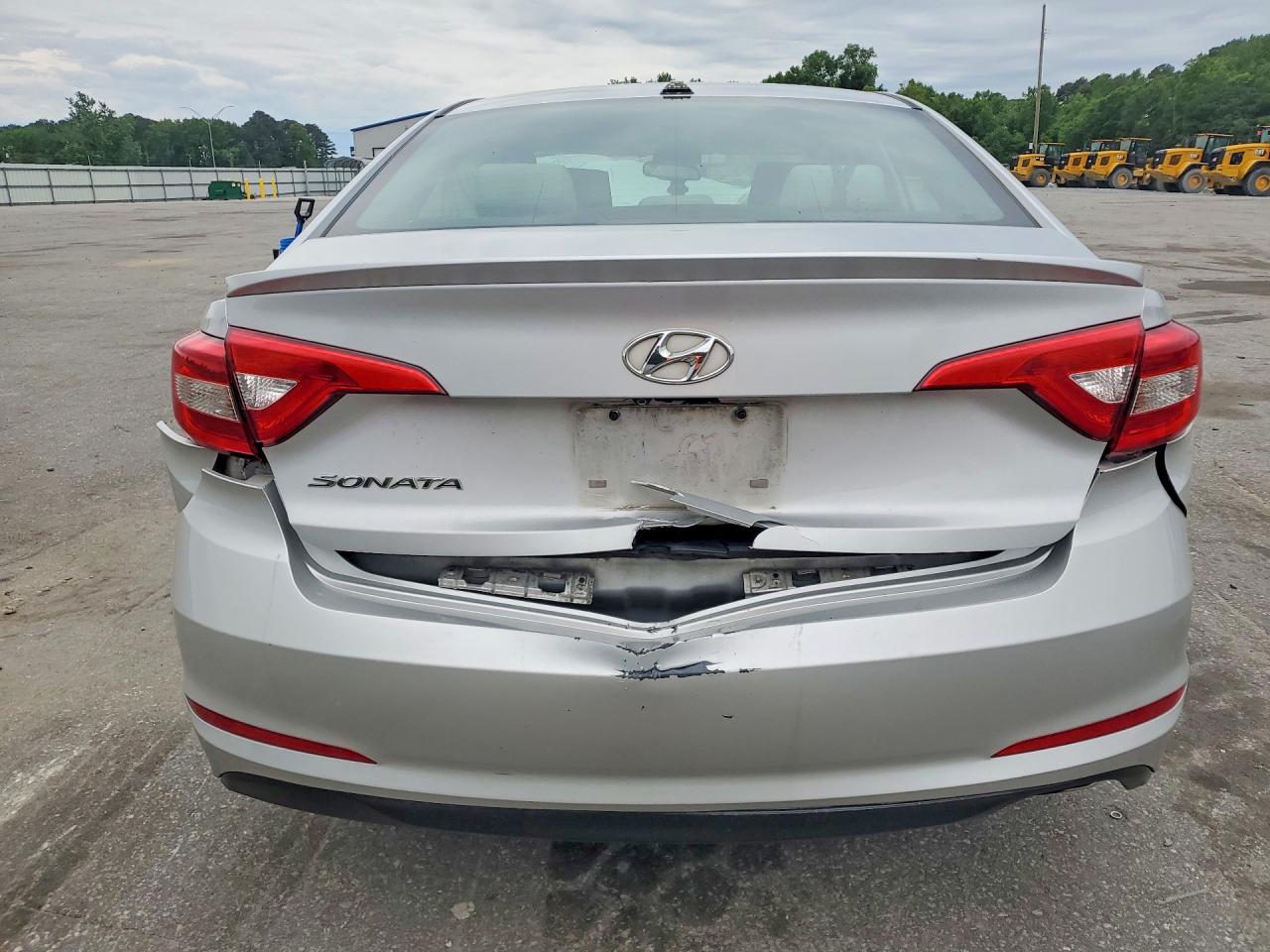 2016 HYUNDAI SONATA SE photo 11