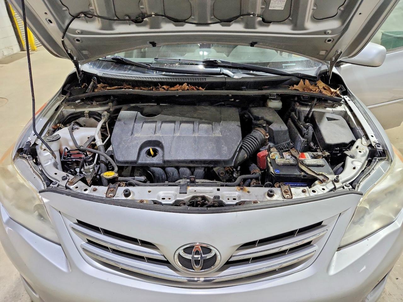 2013 TOYOTA COROLLA LE photo 11