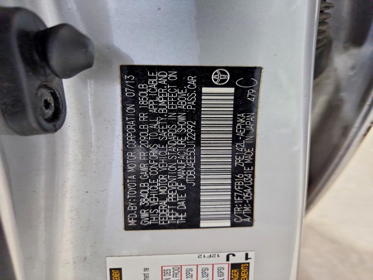 2013 TOYOTA COROLLA LE photo 12