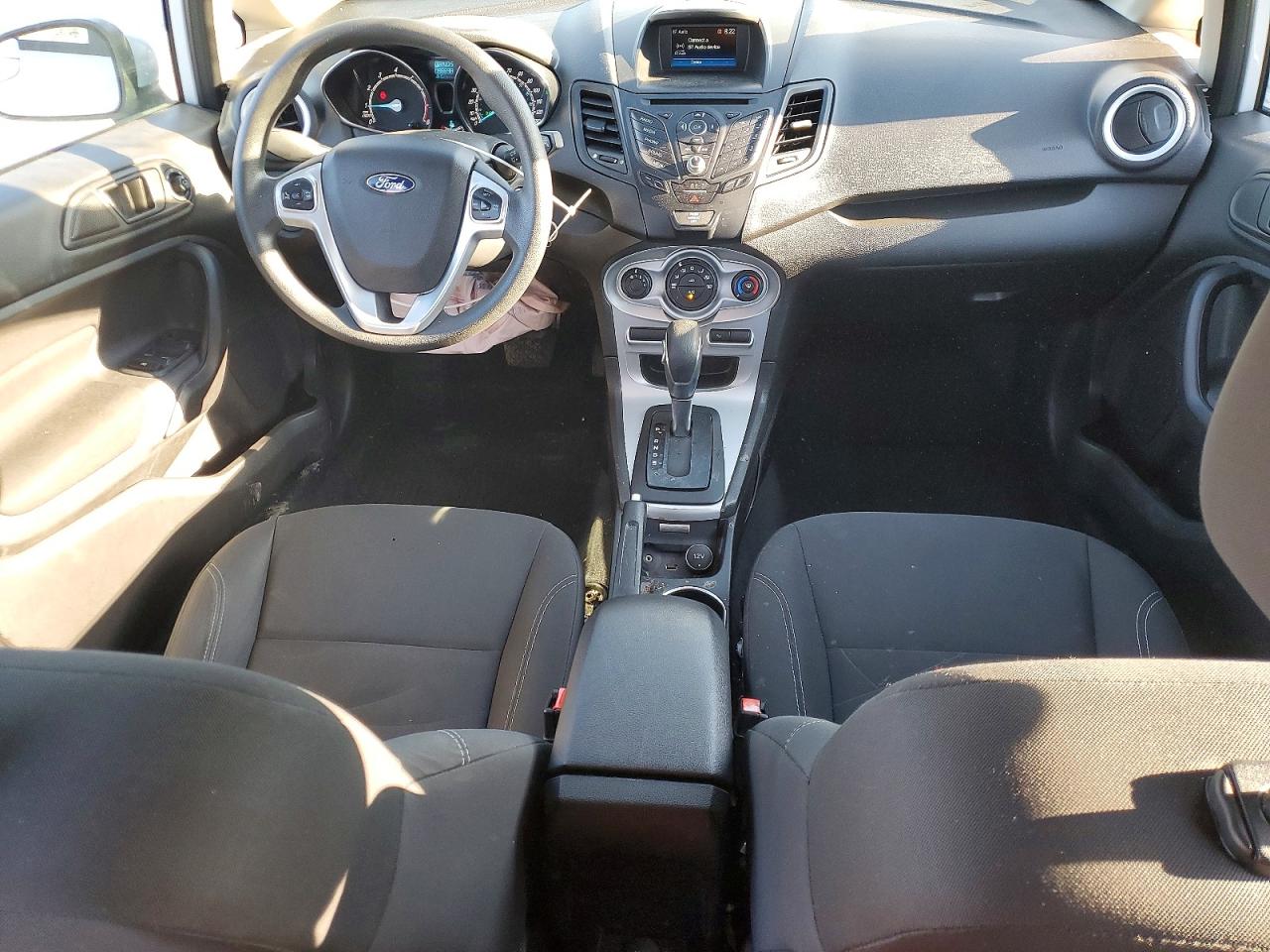 2018 FORD FIESTA SE photo 15