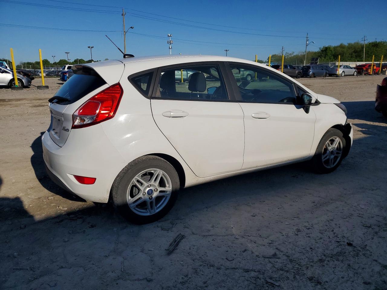 2018 FORD FIESTA SE photo 5