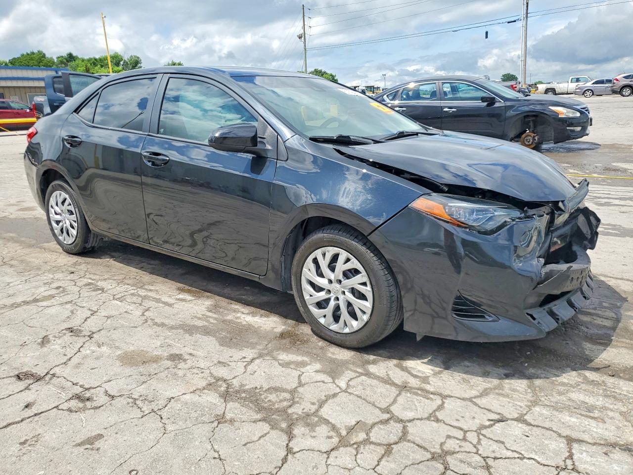 2018 TOYOTA COROLLA LE photo 10