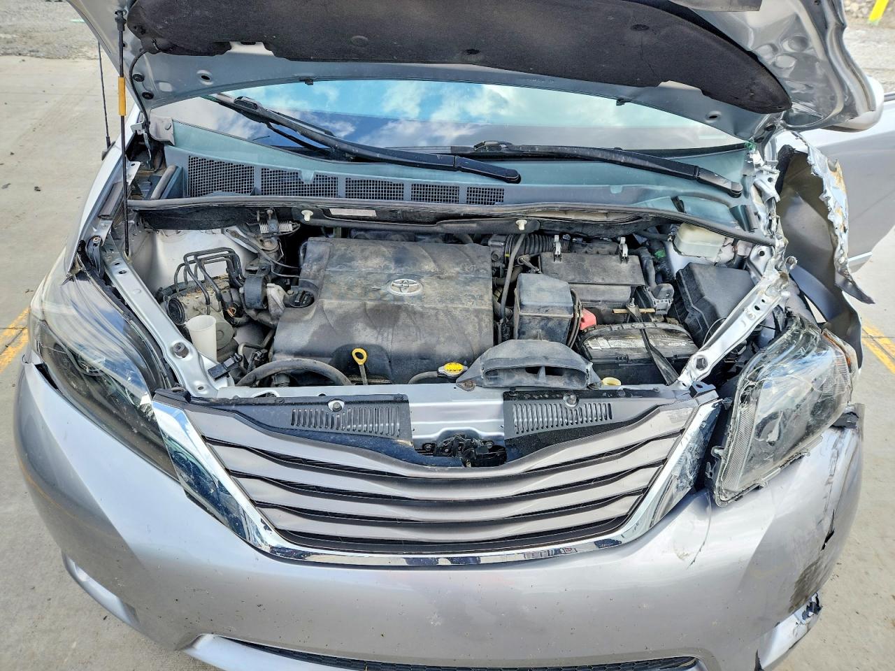 2013 TOYOTA SIENNA photo 23