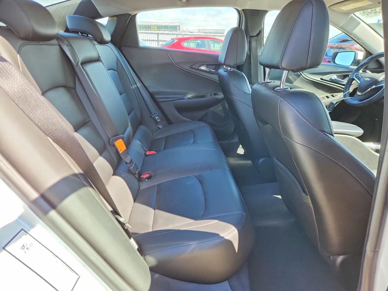 2017 CHEVROLET MALIBU LT photo 10