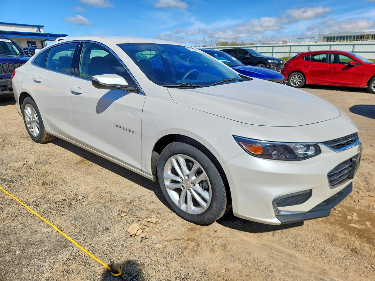 2017 CHEVROLET MALIBU LT photo 4