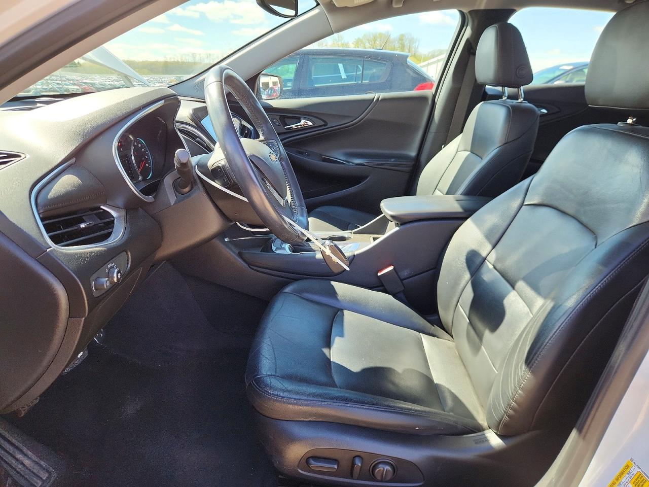 2017 CHEVROLET MALIBU LT photo 7