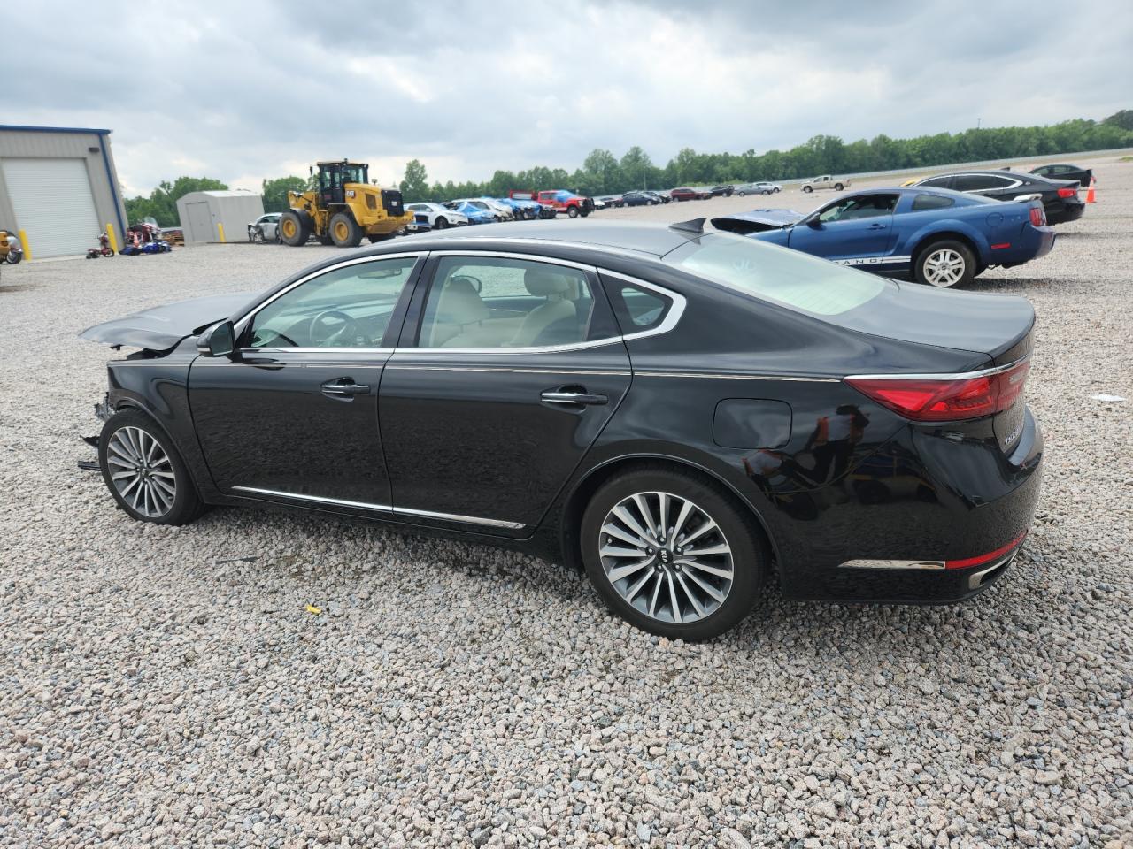 2017 KIA CADENZA PREMIUM photo 3