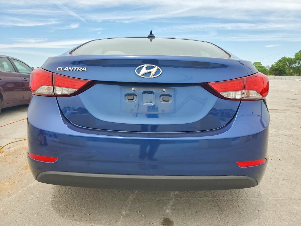 2015 HYUNDAI ELANTRA SE photo 11
