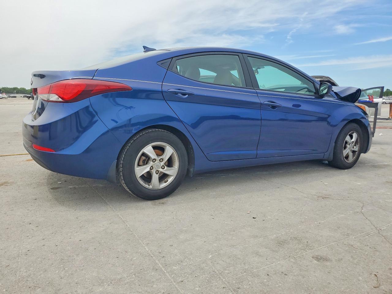 2015 HYUNDAI ELANTRA SE photo 5
