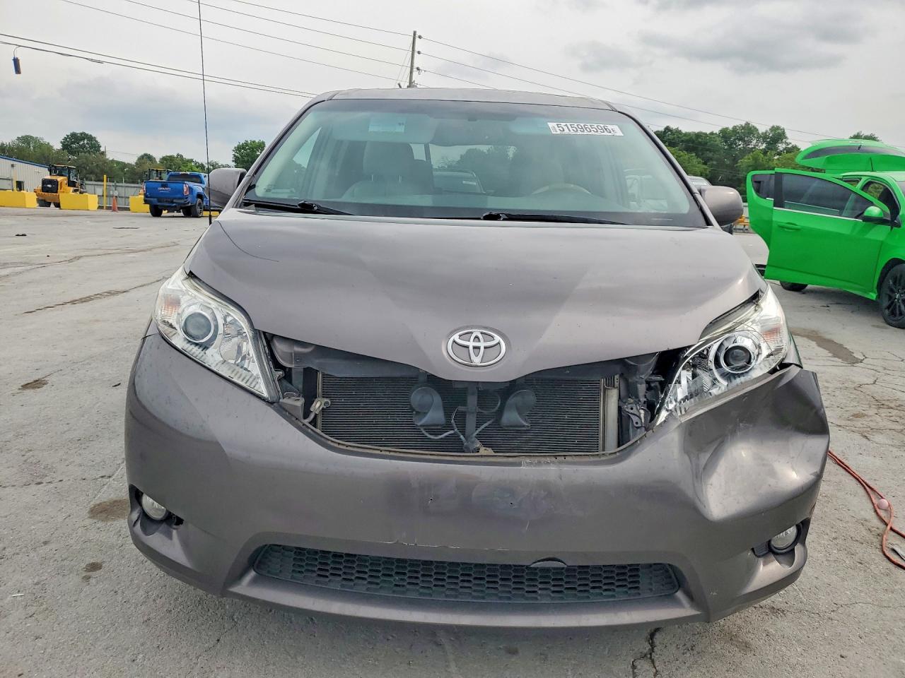 2013 TOYOTA SIENNA XLE 7-PASSENGER photo 13