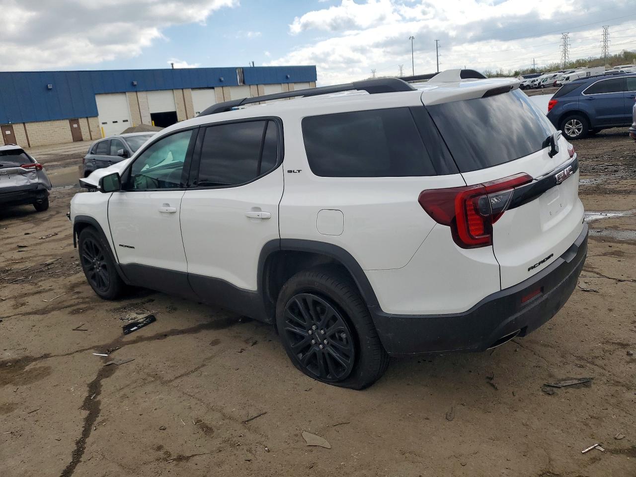 2023 GMC ACADIA SLT photo 2