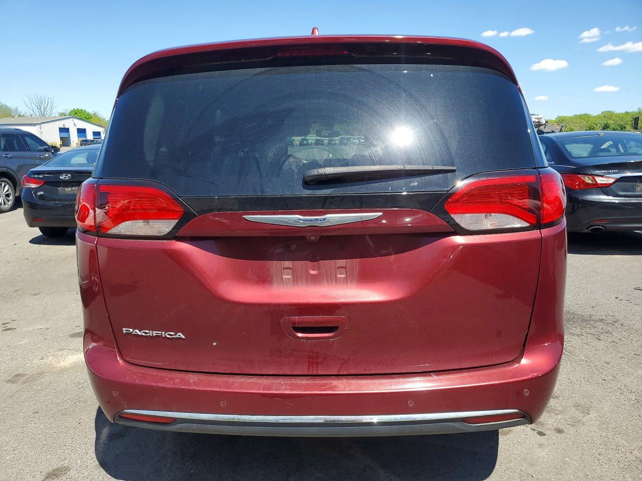 2019 CHRYSLER PACIFICA TOURING L photo 16