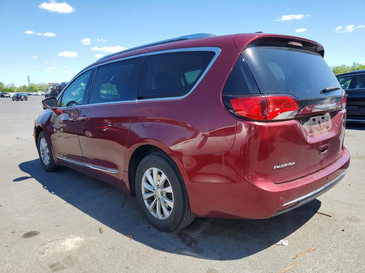2019 CHRYSLER PACIFICA TOURING L photo 4