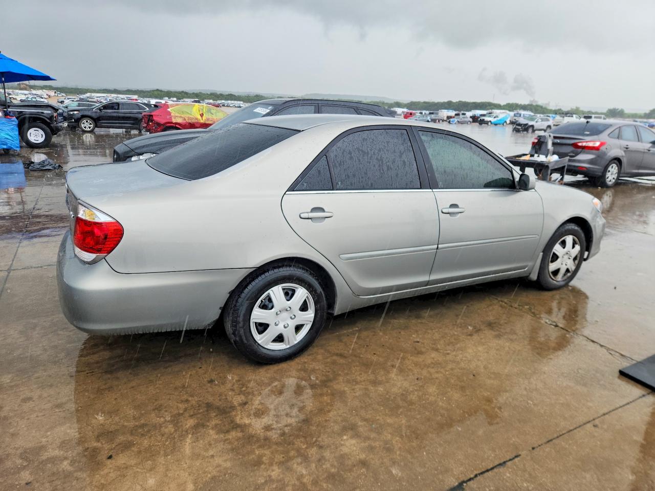 2006 TOYOTA CAMRY LE photo 3