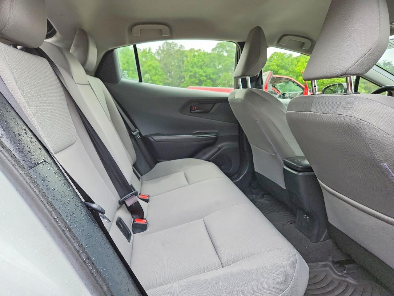 2024 TOYOTA PRIUS LE photo 10