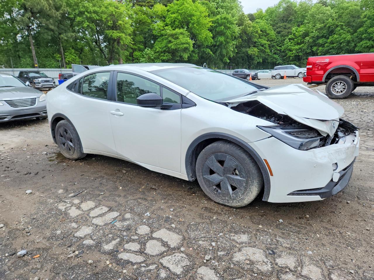 2024 TOYOTA PRIUS LE photo 4
