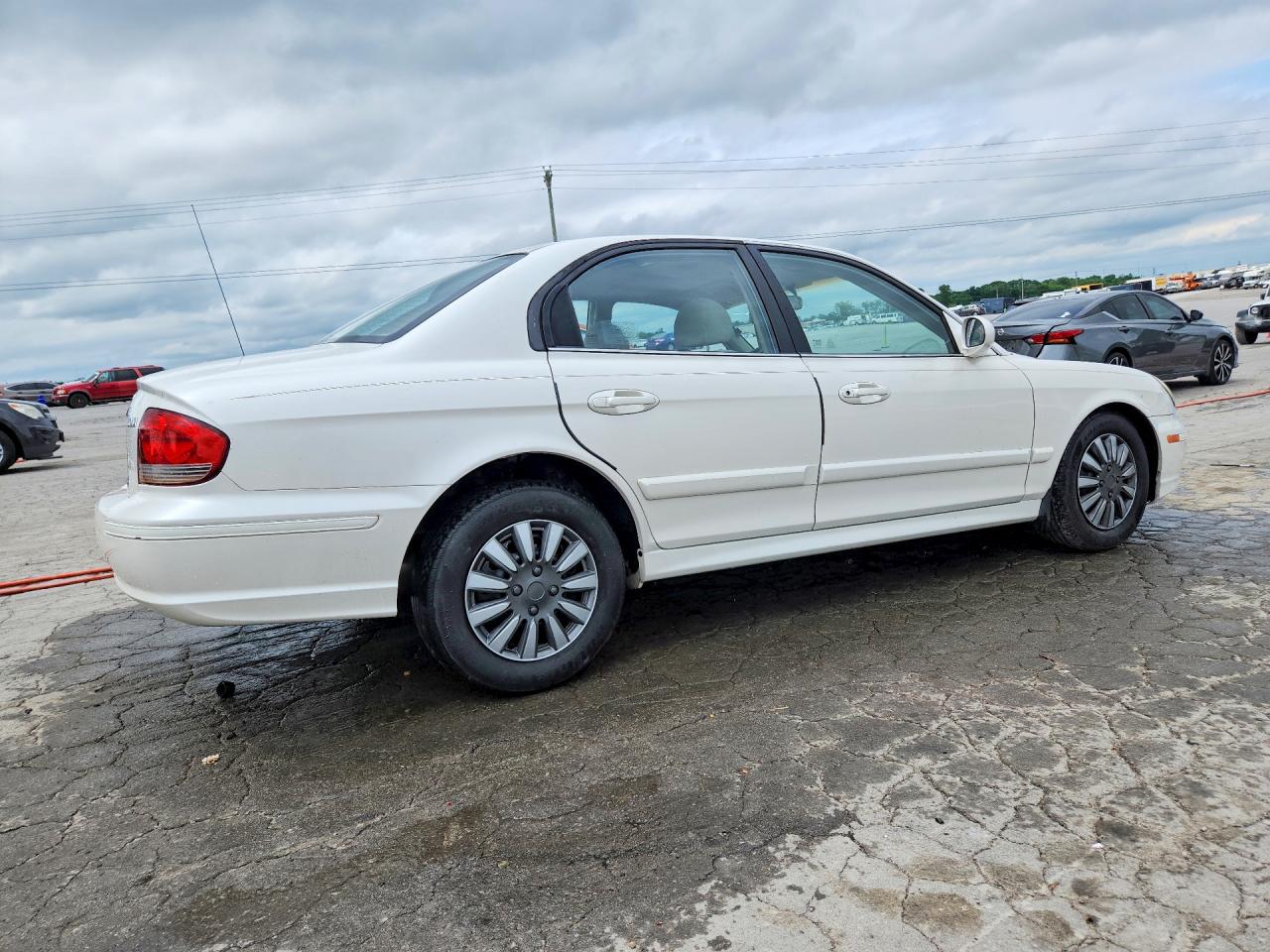 2004 HYUNDAI SONATA GL photo 3