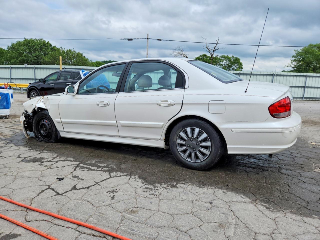2004 HYUNDAI SONATA GL photo 2