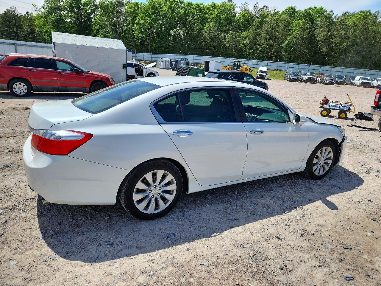 2014 HONDA ACCORD photo 5