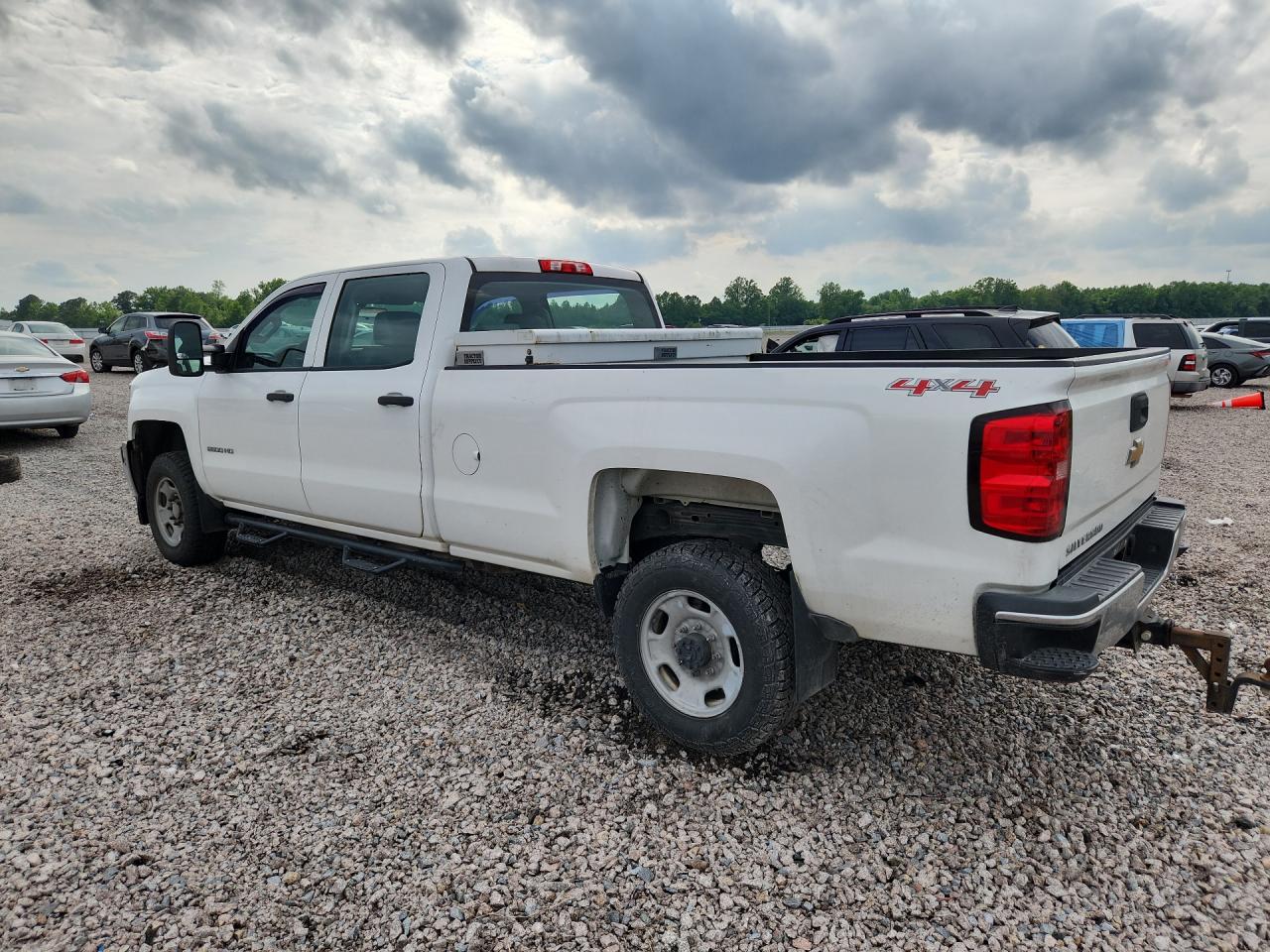 2015 CHEVROLET SILVERADO K2500 HEAVY DUTY photo 3