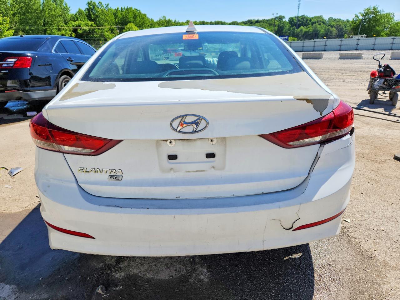2017 HYUNDAI ELANTRA SE photo 11