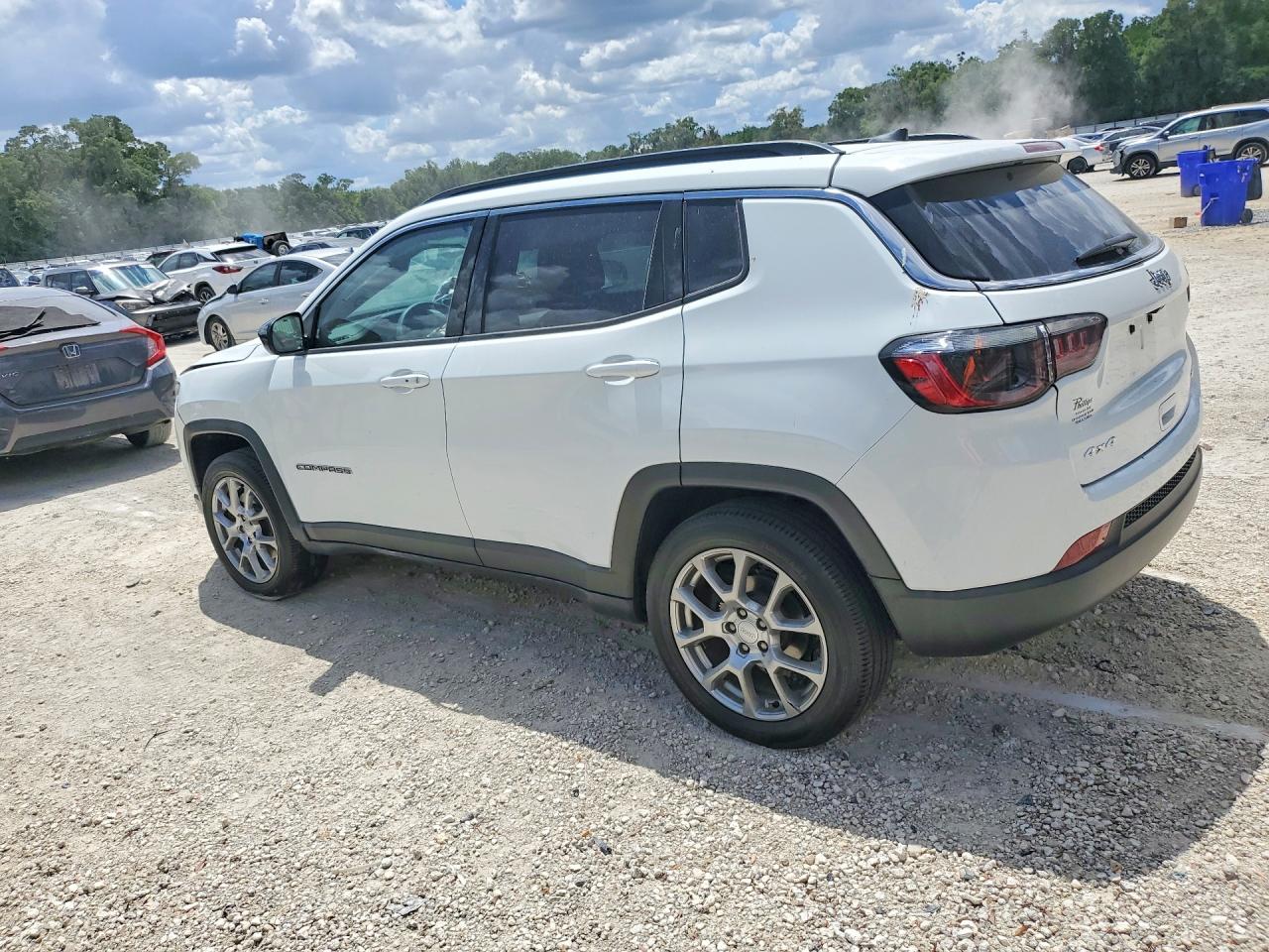 2024 JEEP COMPASS LATITUDE LUX photo 4