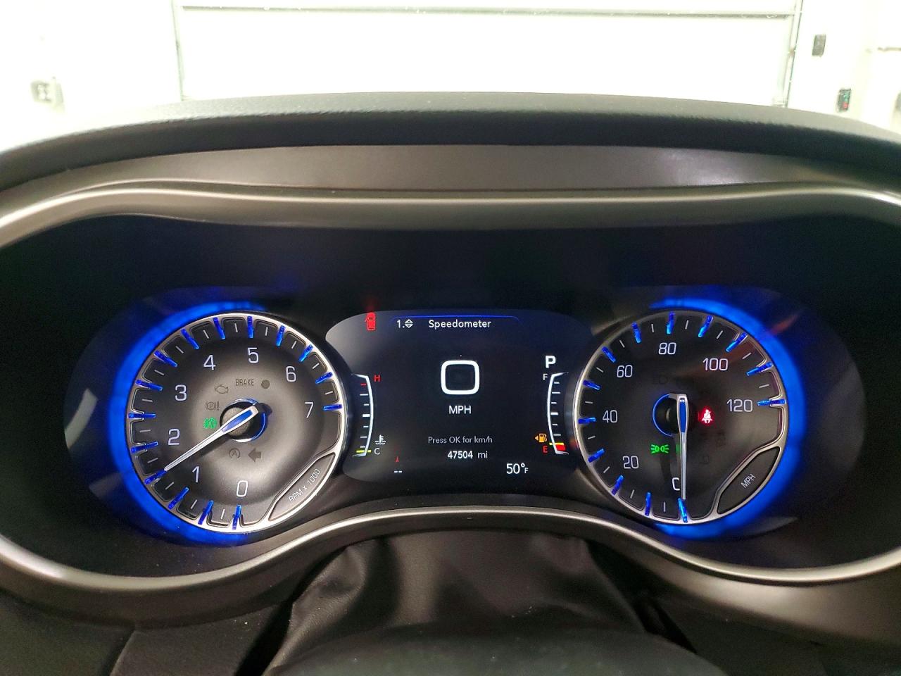 2024 CHRYSLER PACIFICA TOURING L photo 17
