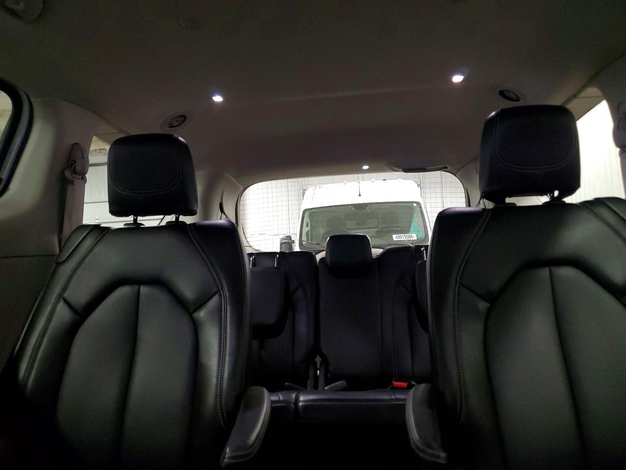 2024 CHRYSLER PACIFICA TOURING L photo 19