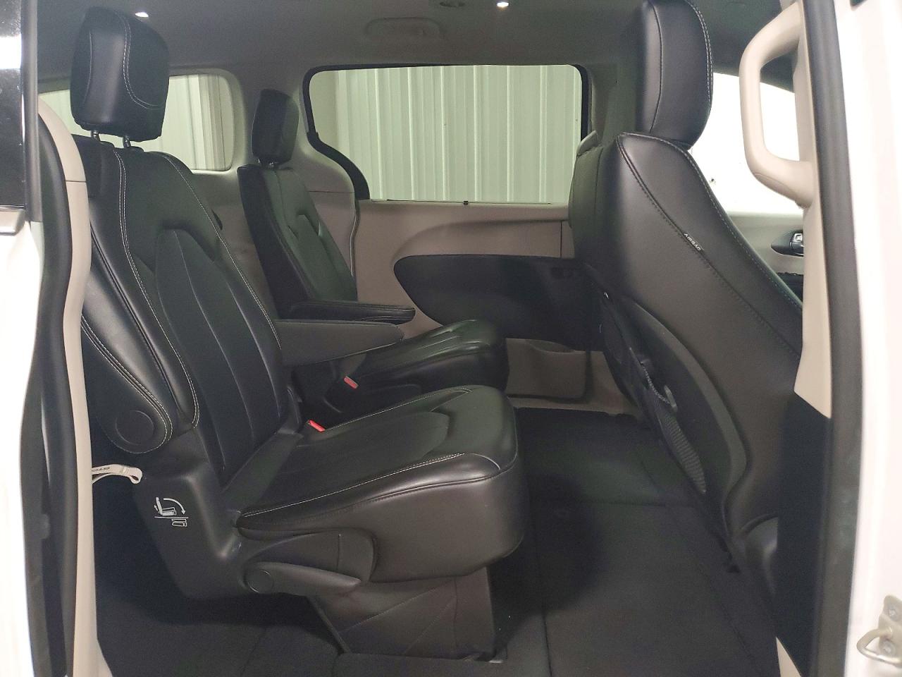 2024 CHRYSLER PACIFICA TOURING L photo 21