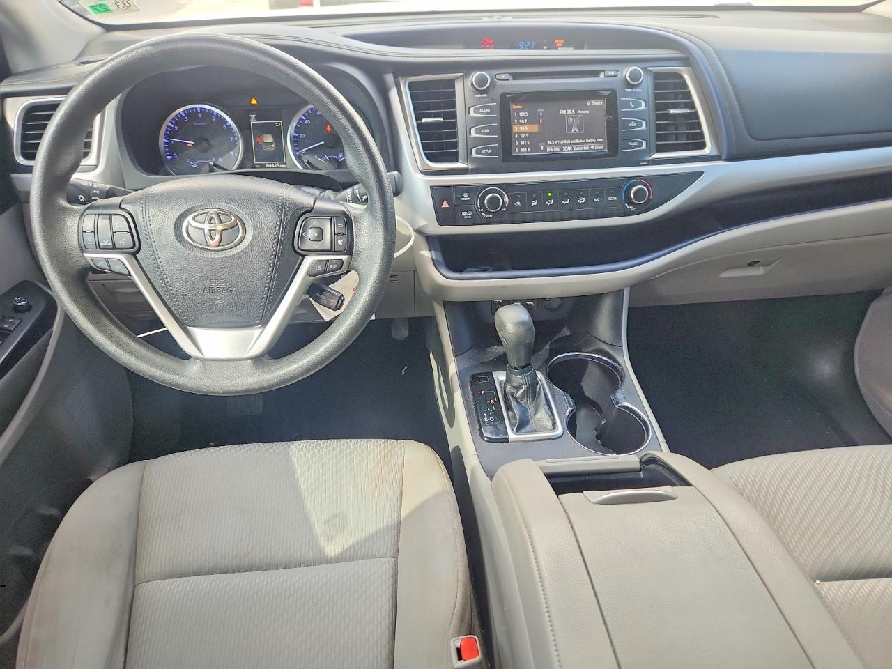 2019 TOYOTA HIGHLANDER LE photo 22