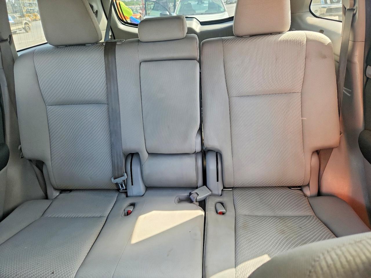 2019 TOYOTA HIGHLANDER LE photo 28