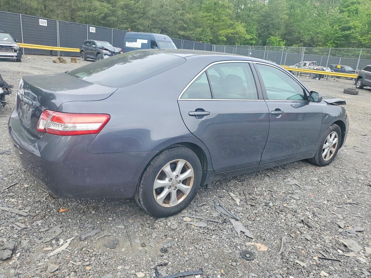 2011 TOYOTA CAMRY LE photo 7