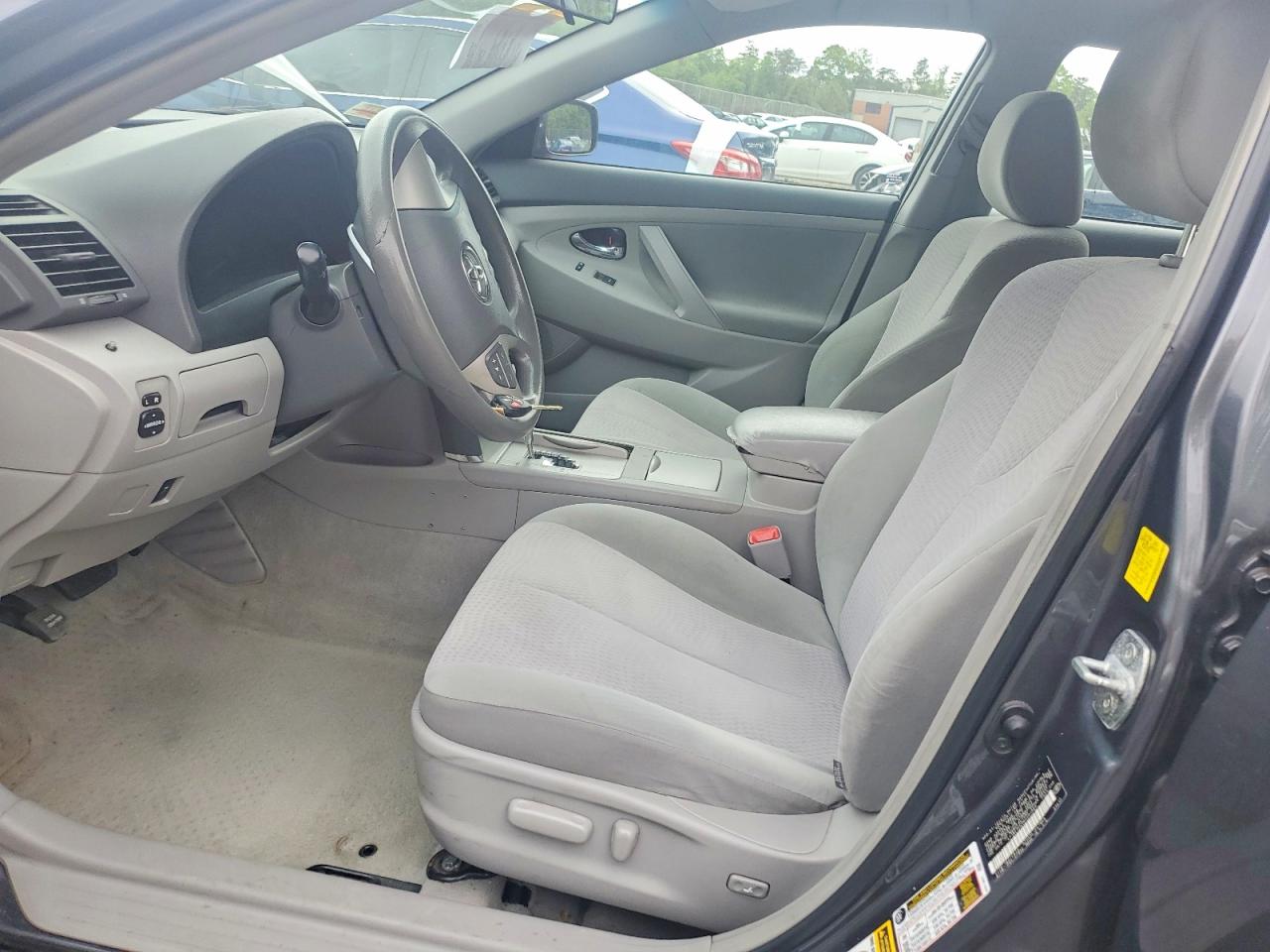2011 TOYOTA CAMRY LE photo 19