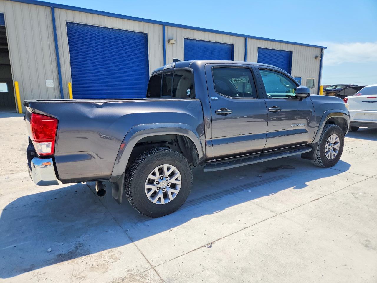 2017 TOYOTA TACOMA SR5 V6 photo 7
