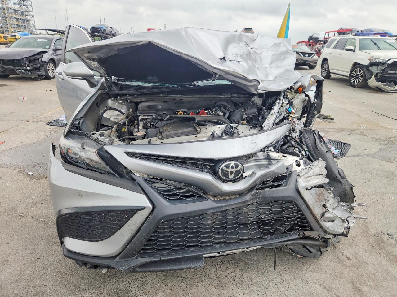 2022 TOYOTA CAMRY SE photo 9