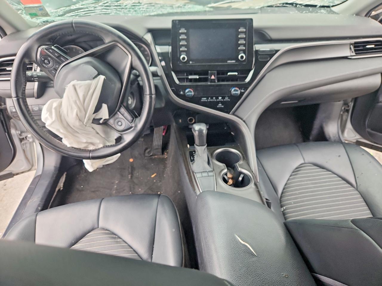 2022 TOYOTA CAMRY SE photo 15