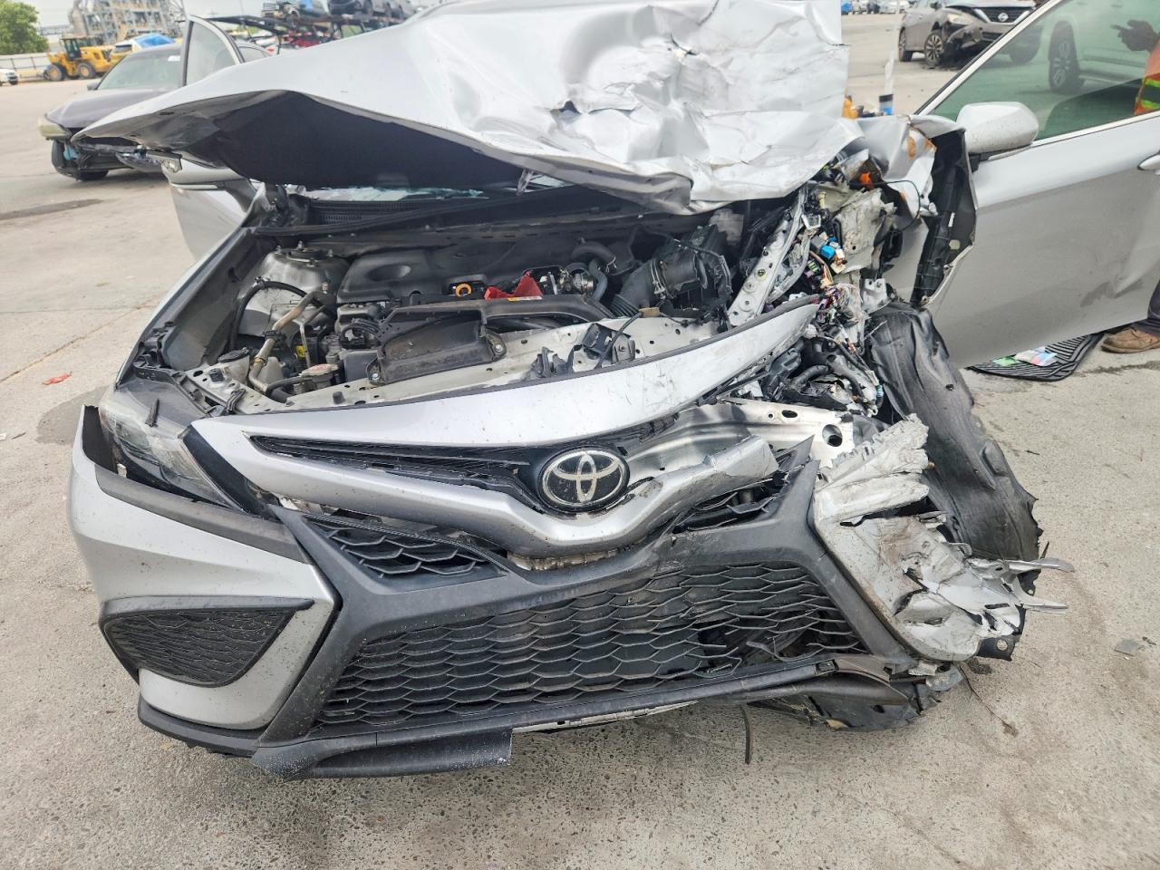 2022 TOYOTA CAMRY SE photo 21