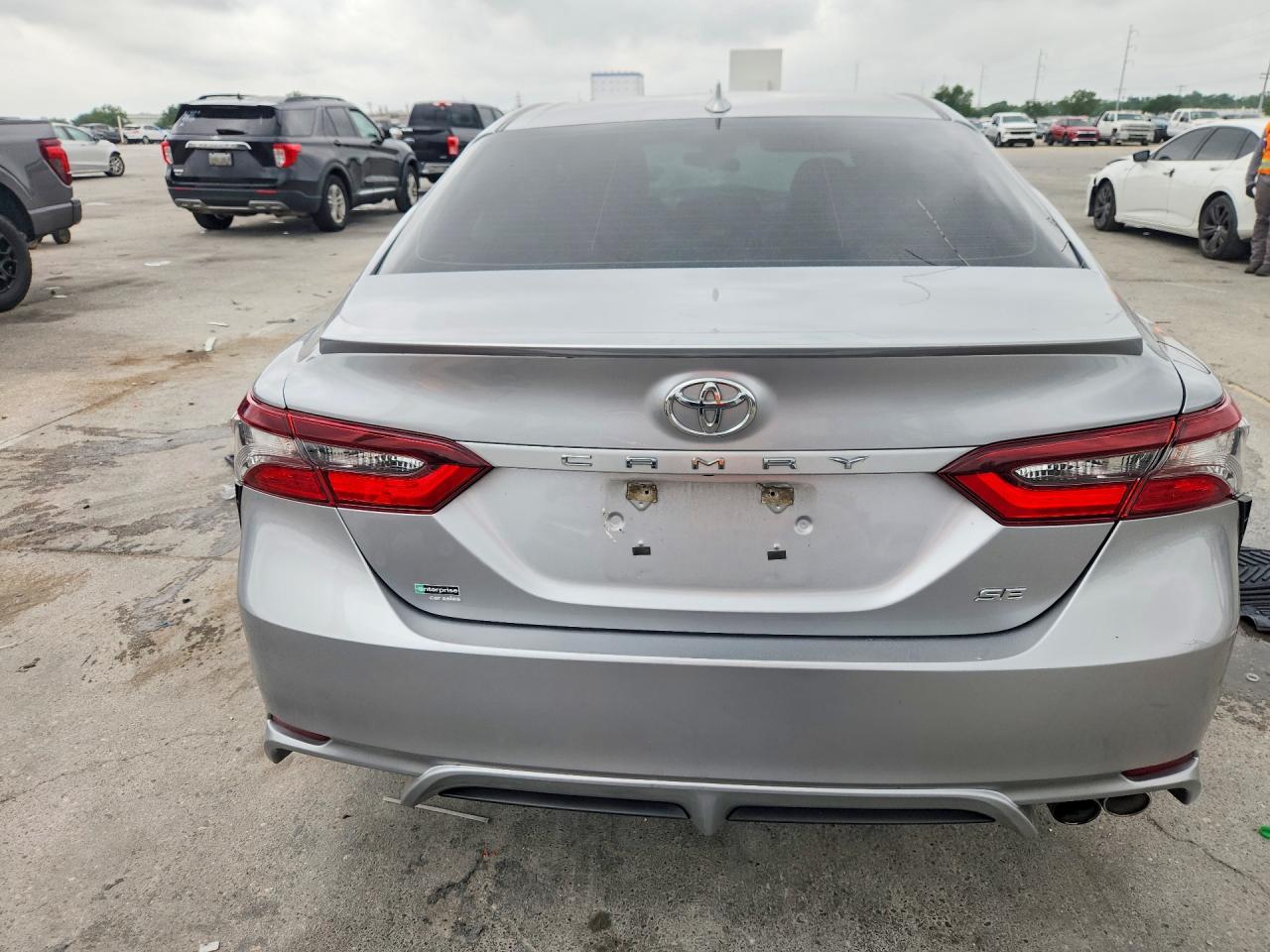 2022 TOYOTA CAMRY SE photo 11