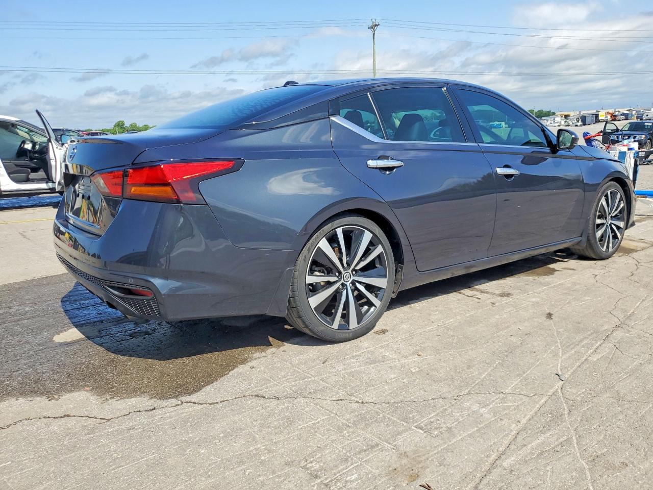 2019 NISSAN ALTIMA PLATINUM photo 5