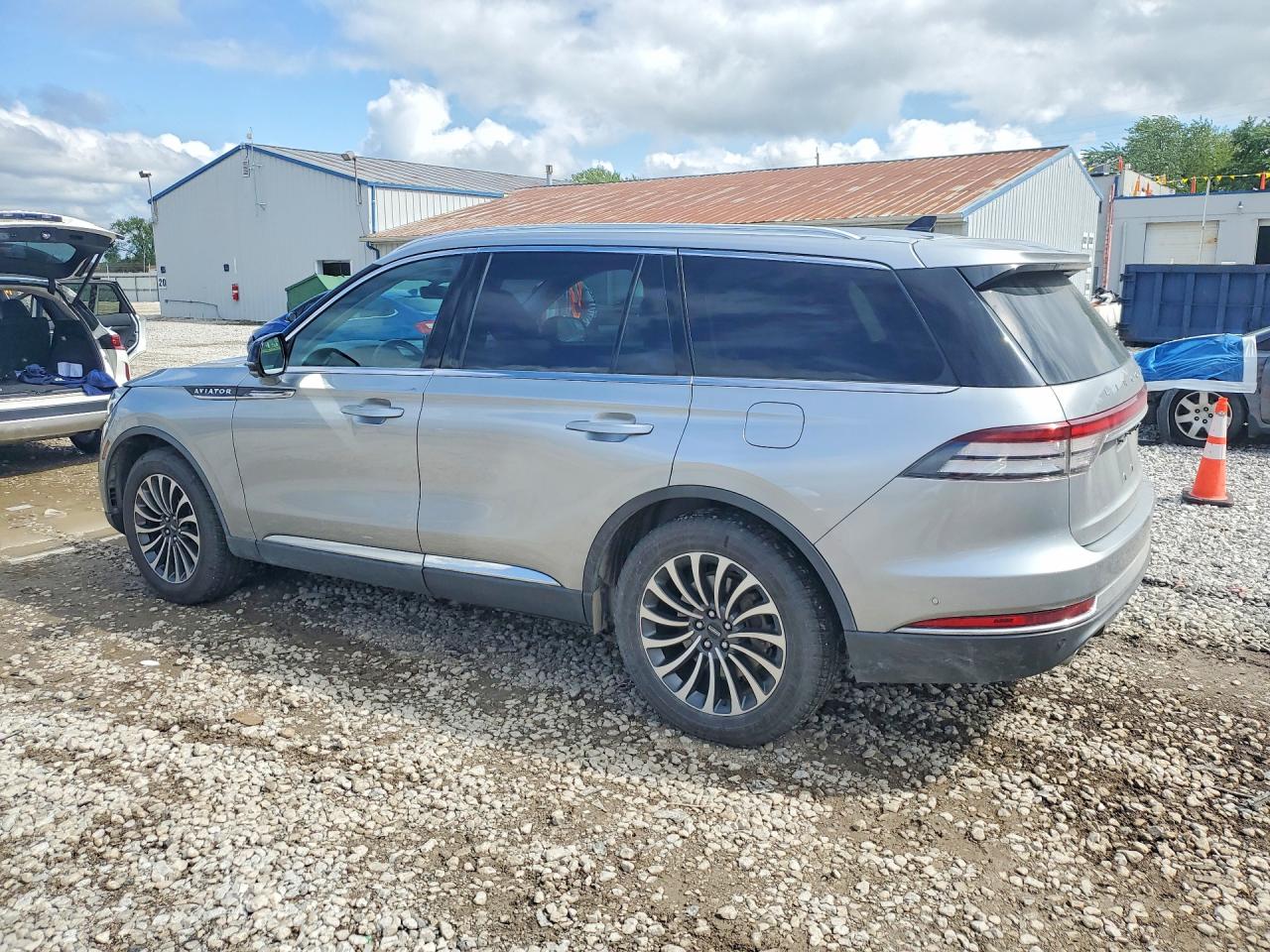 2021 LINCOLN AVIATOR RESERVE photo 3