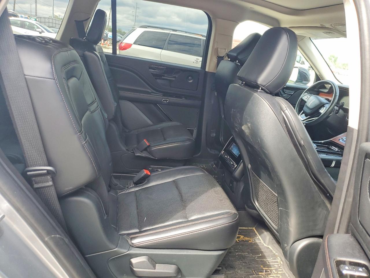 2021 LINCOLN AVIATOR RESERVE photo 21