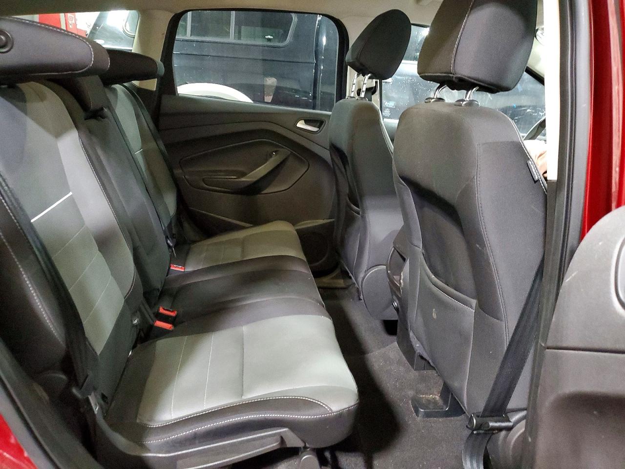 2015 FORD ESCAPE SE photo 28