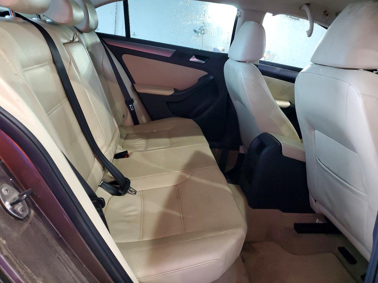 2014 VOLKSWAGEN JETTA TDI photo 28