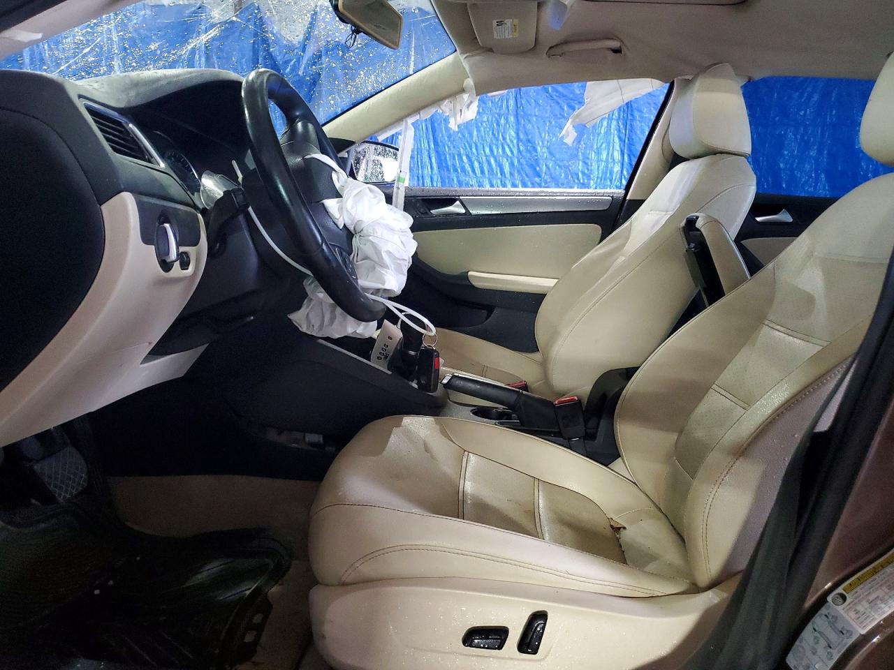 2014 VOLKSWAGEN JETTA TDI photo 19