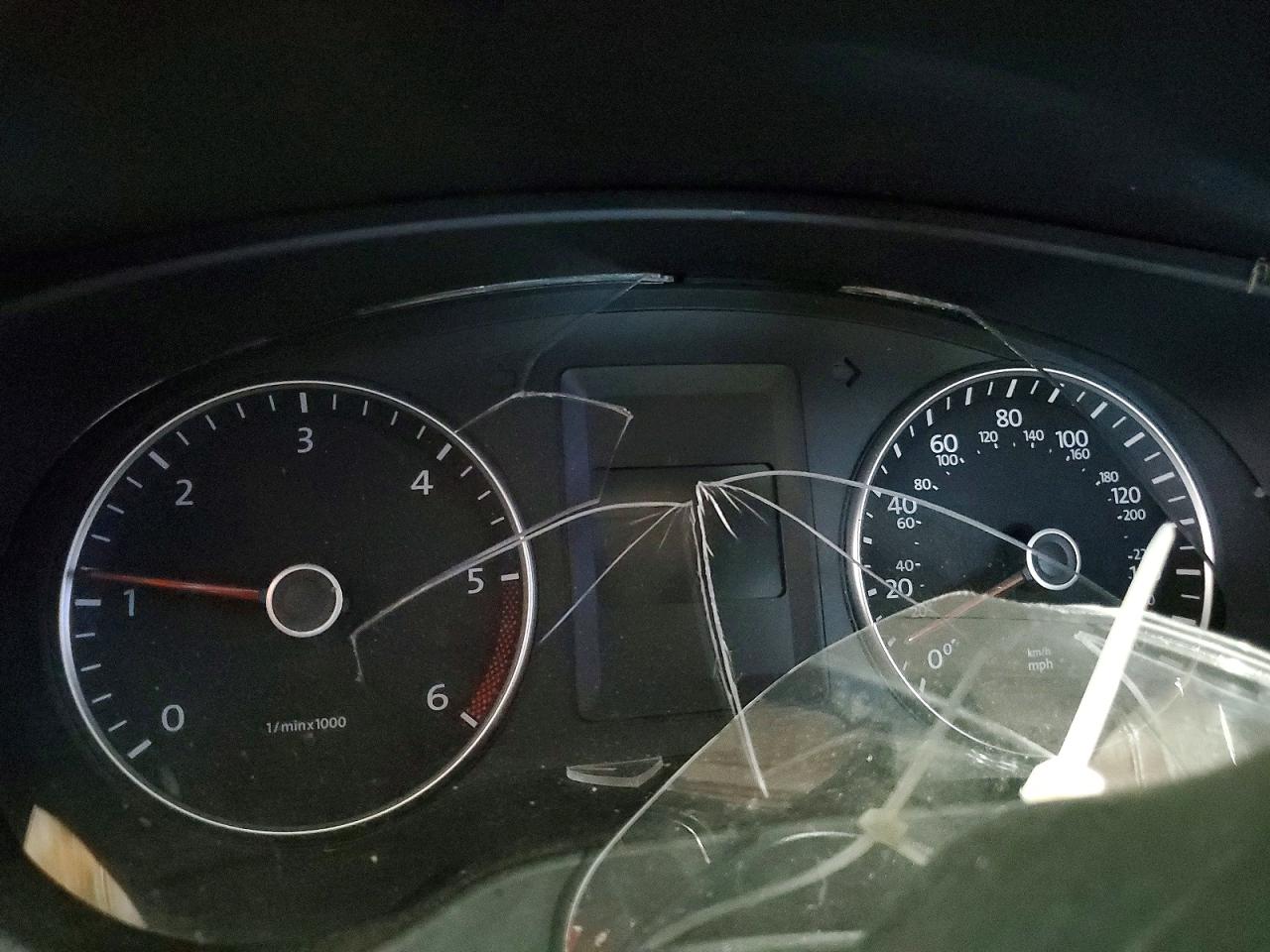 2014 VOLKSWAGEN JETTA TDI photo 25