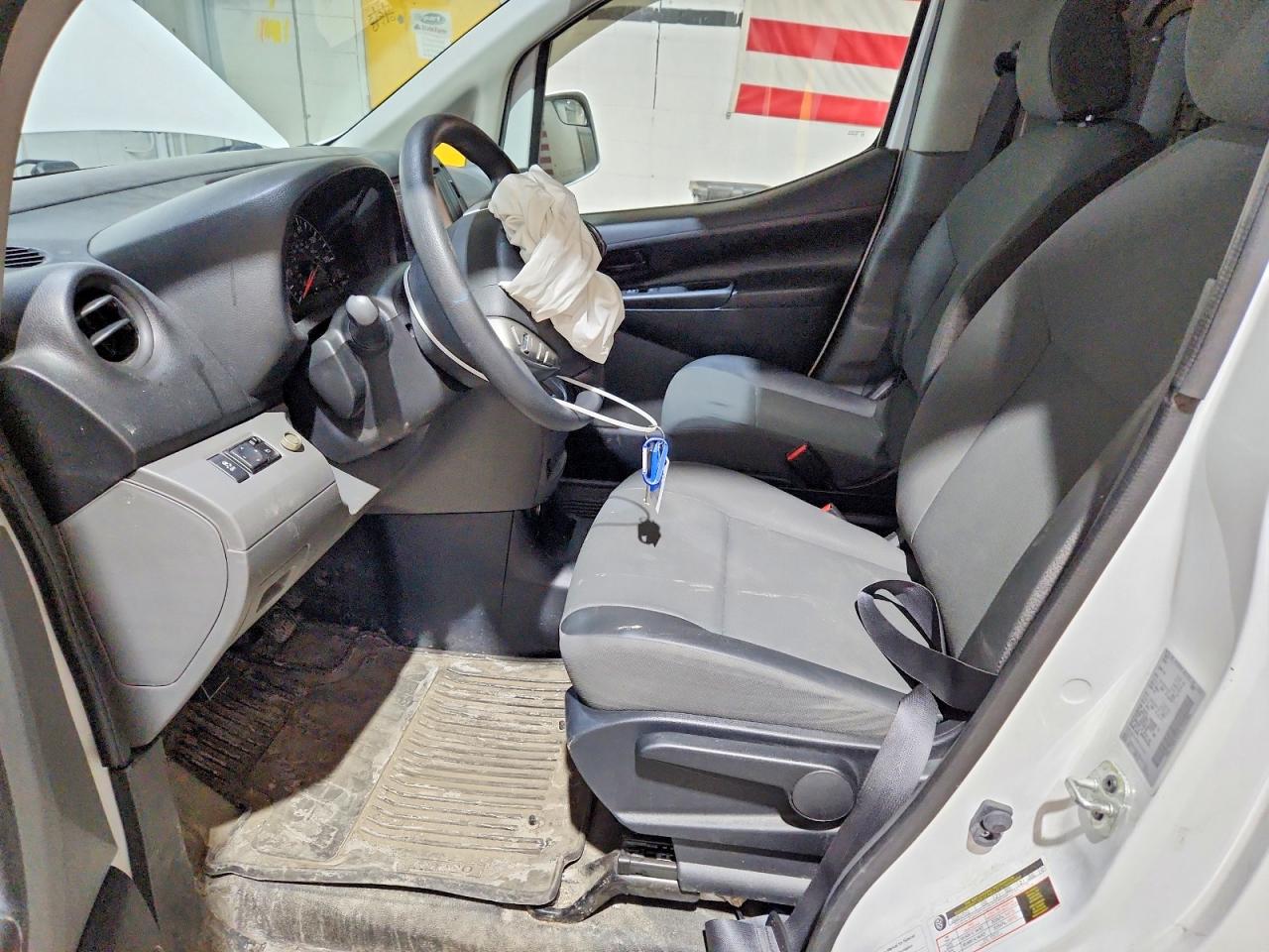 2021 NISSAN NV200 SV DELIVERY VAN photo 13
